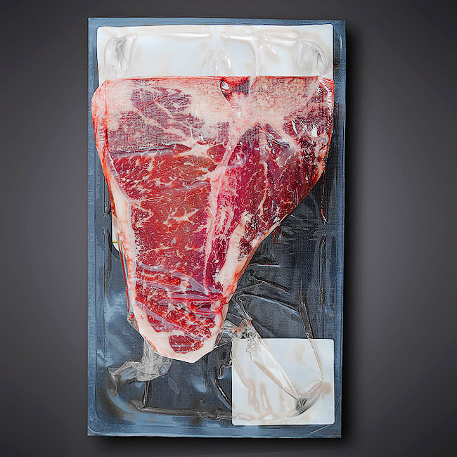 Тибон стейк (Tbone steak) на кости. Купить стейки из мраморного мяса Primebeef в Москве