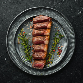 Готовим стейк Стриплойн обратной обжарки